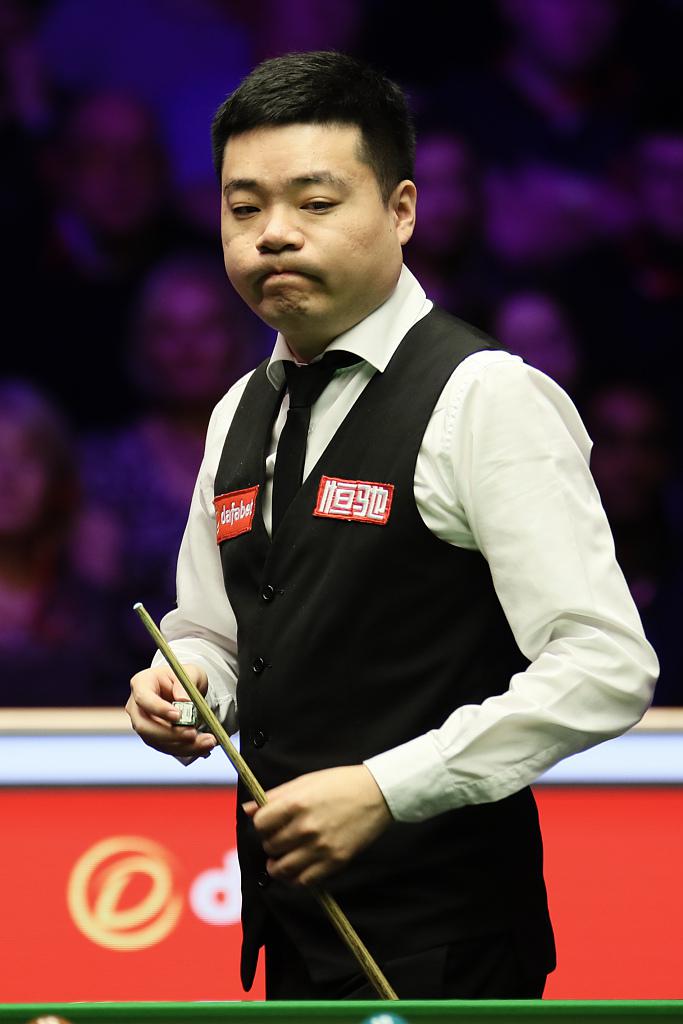 预警🌴詹姆斯距离常规赛42000分仅差5分 明日对阵换帅后的灰熊.